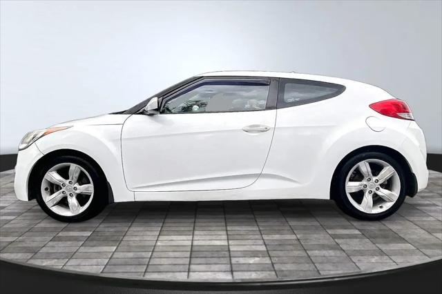 2013 Hyundai Veloster Base w/Black