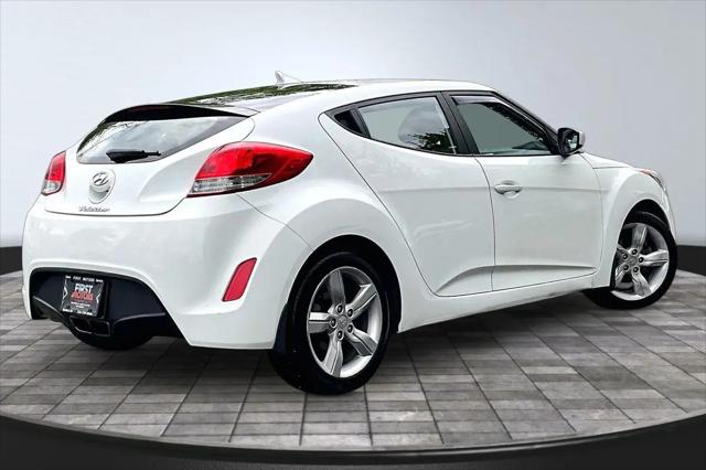 2013 Hyundai Veloster Base w/Black