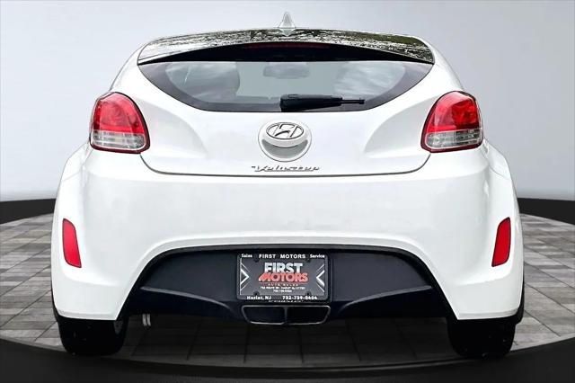 2013 Hyundai Veloster Base w/Black