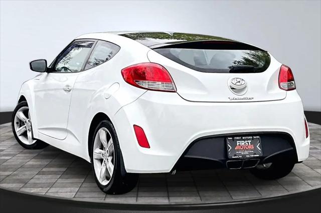 2013 Hyundai Veloster Base w/Black