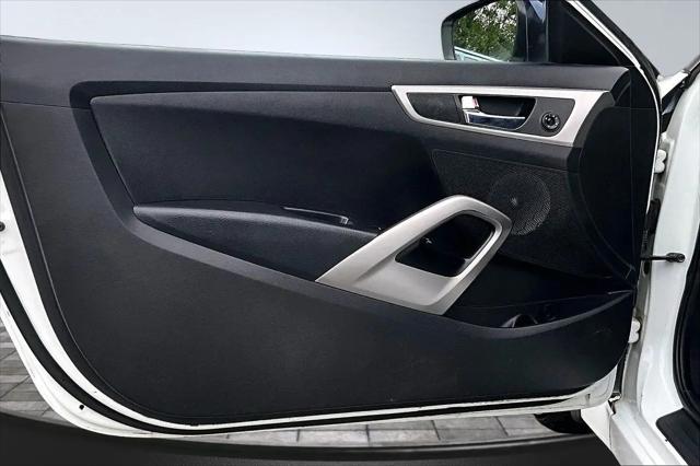2013 Hyundai Veloster Base w/Black