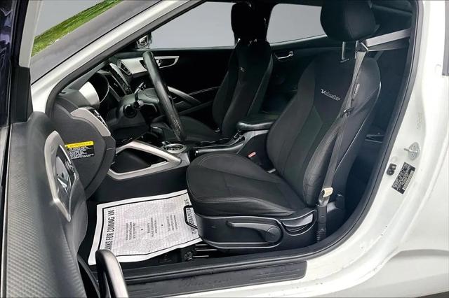 2013 Hyundai Veloster Base w/Black