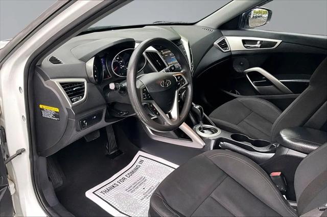 2013 Hyundai Veloster Base w/Black