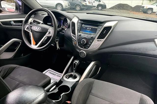 2013 Hyundai Veloster Base w/Black