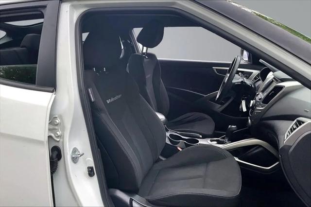 2013 Hyundai Veloster Base w/Black