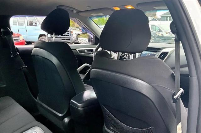 2013 Hyundai Veloster Base w/Black