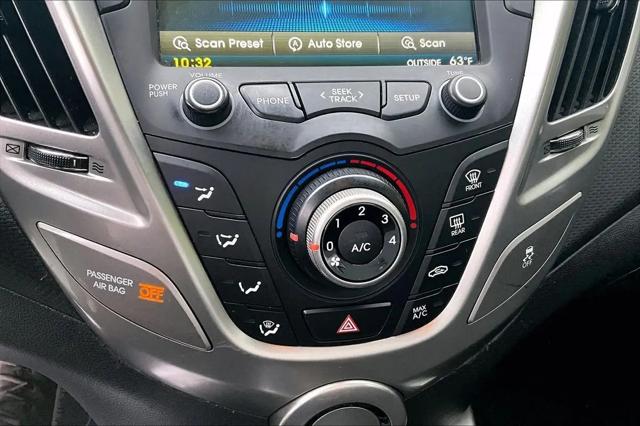 2013 Hyundai Veloster Base w/Black