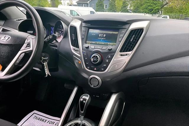 2013 Hyundai Veloster Base w/Black