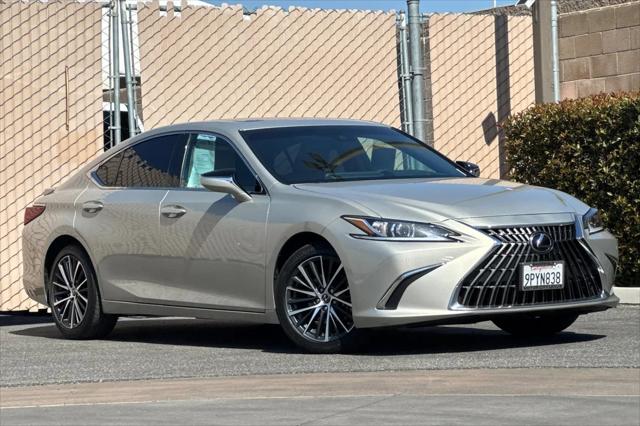 2025 Lexus ES 300h ES 300h