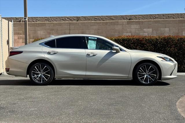 2025 Lexus ES 300h ES 300h