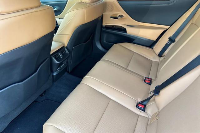 2025 Lexus ES 300h ES 300h