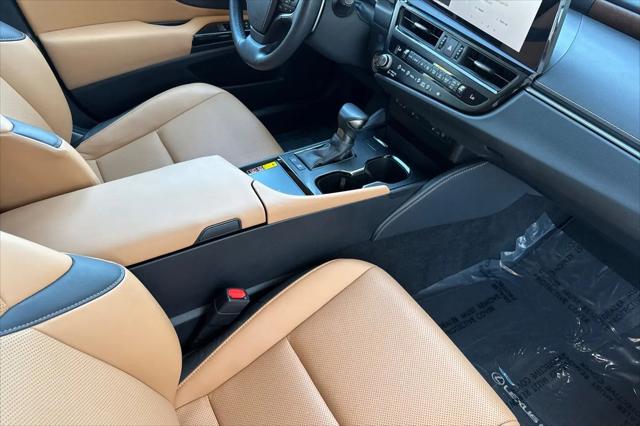 2025 Lexus ES 300h ES 300h