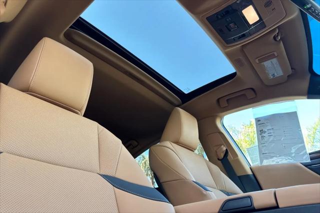 2025 Lexus ES 300h ES 300h