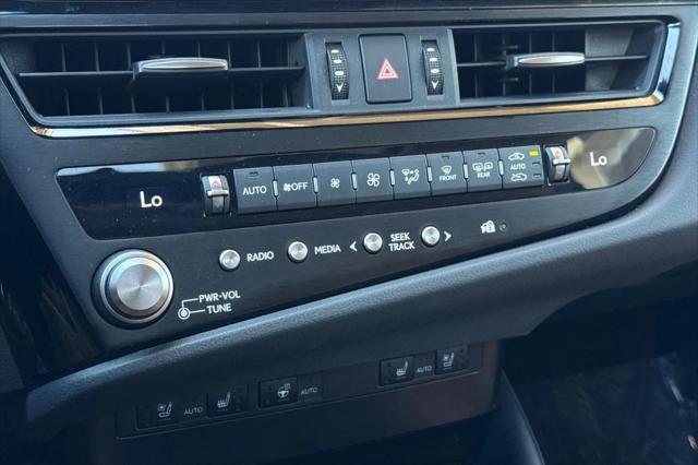 2025 Lexus ES 300h ES 300h