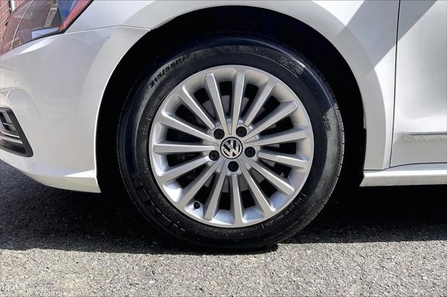 2016 Volkswagen Passat 1.8T SE