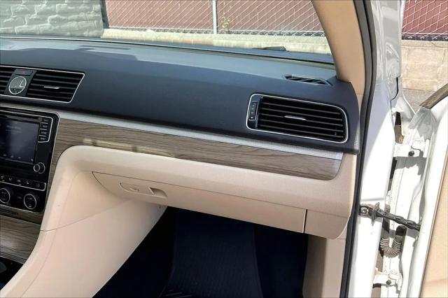 2016 Volkswagen Passat 1.8T SE