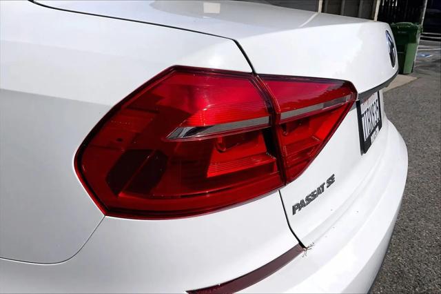2016 Volkswagen Passat 1.8T SE