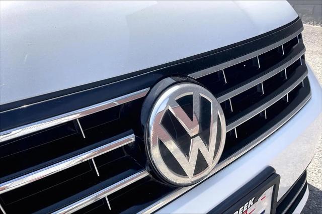 2016 Volkswagen Passat 1.8T SE