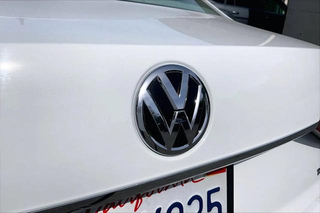 2016 Volkswagen Passat 1.8T SE