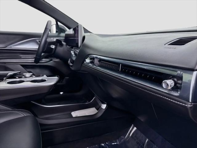 2024 Cadillac iQ Tech w/1SA