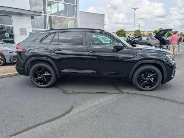 2026 Volkswagen Atlas Cross Sport SEL R-Line Black