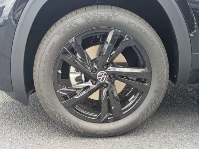 2026 Volkswagen Atlas Cross Sport SEL R-Line Black