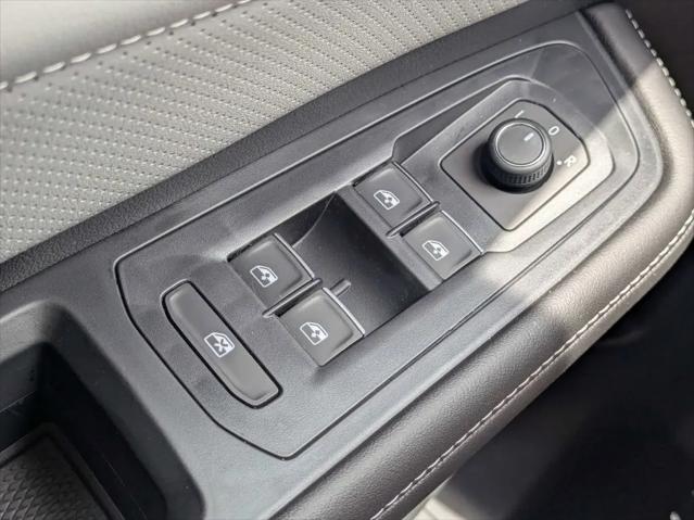 2026 Volkswagen Atlas Cross Sport SEL R-Line Black
