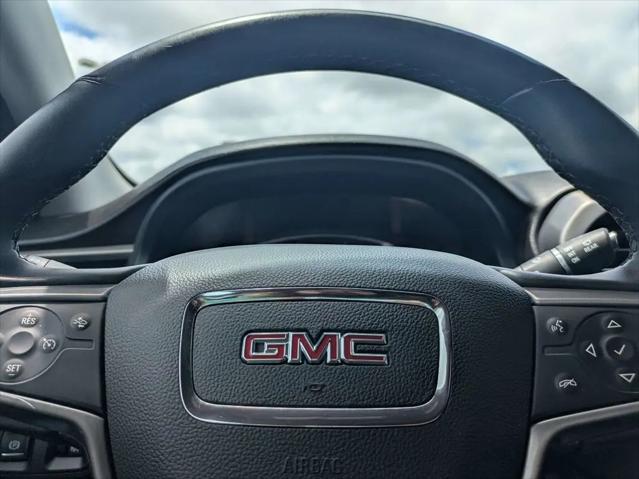 2023 GMC Acadia AWD AT4