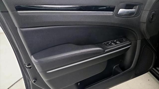 2023 Chrysler 300 Touring