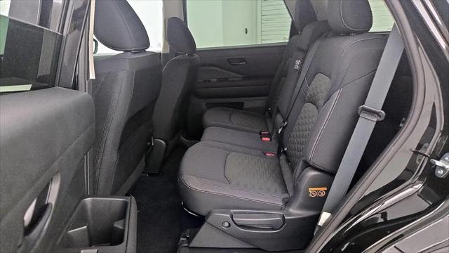 2023 Nissan Pathfinder SV FWD
