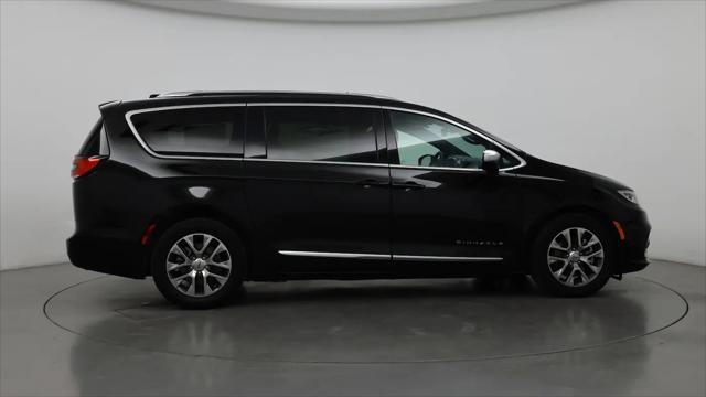 2025 Chrysler Pacifica Hybrid Pinnacle