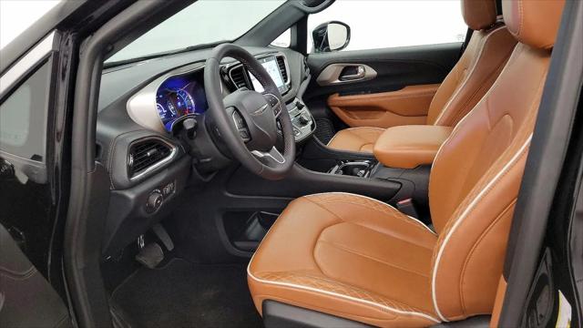 2025 Chrysler Pacifica Hybrid Pinnacle