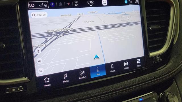 2025 Chrysler Pacifica Hybrid Pinnacle