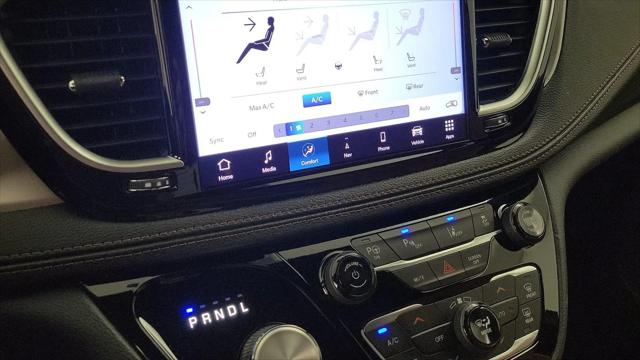 2025 Chrysler Pacifica Hybrid Pinnacle