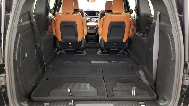 2025 Chrysler Pacifica Hybrid Pinnacle