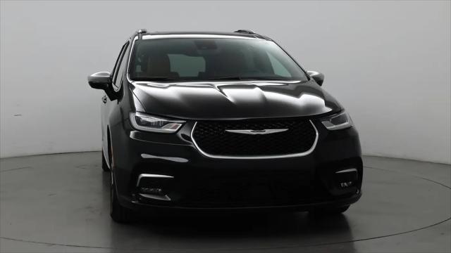 2025 Chrysler Pacifica Hybrid Pinnacle