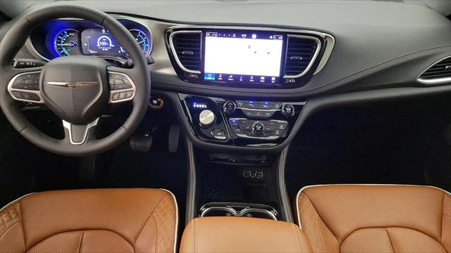 2025 Chrysler Pacifica Hybrid Pinnacle