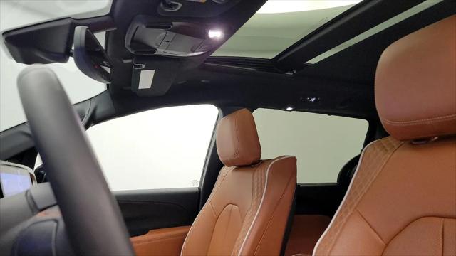 2025 Chrysler Pacifica Hybrid Pinnacle
