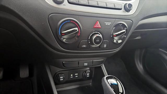 2022 Hyundai Accent SE