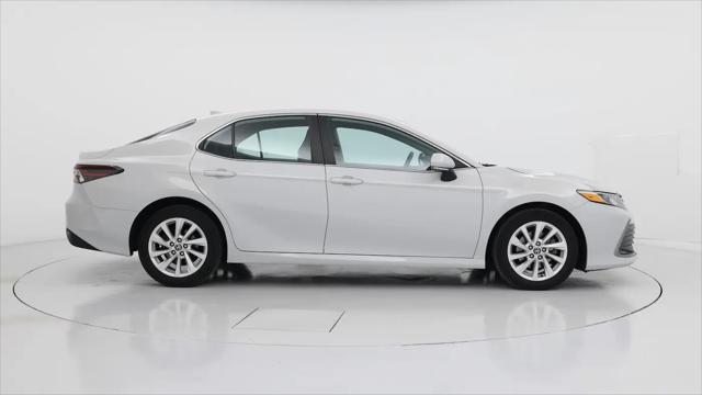 2022 Toyota Camry LE AWD