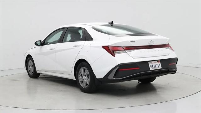 2024 Hyundai Elantra SE