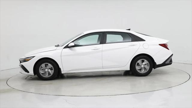 2024 Hyundai Elantra SE