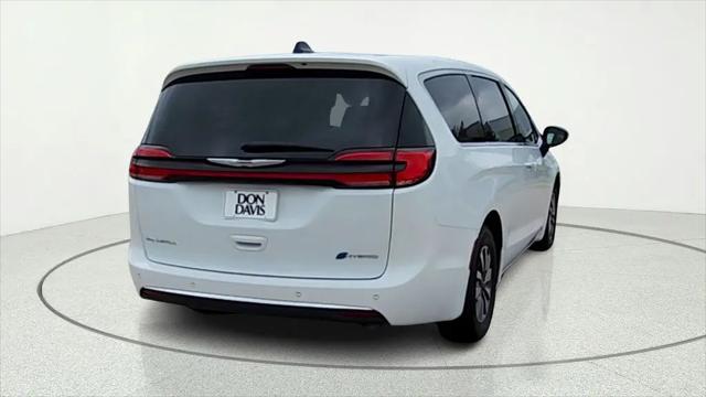 2023 Chrysler Pacifica Hybrid Touring L