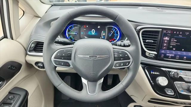 2023 Chrysler Pacifica Hybrid Touring L