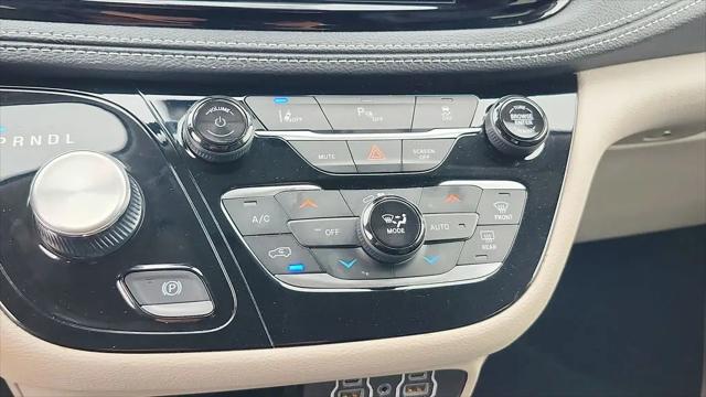 2023 Chrysler Pacifica Hybrid Touring L