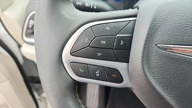 2023 Chrysler Pacifica Hybrid Touring L