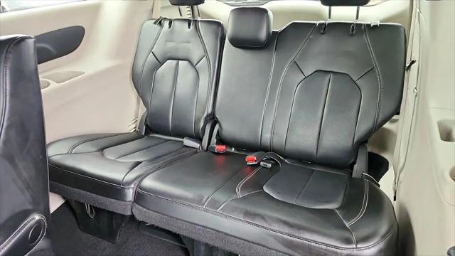 2023 Chrysler Pacifica Hybrid Touring L