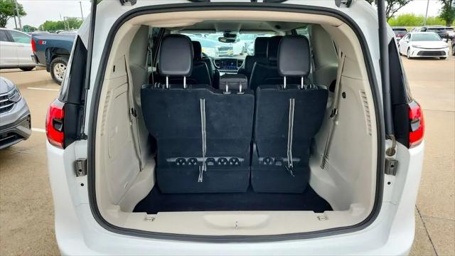 2023 Chrysler Pacifica Hybrid Touring L