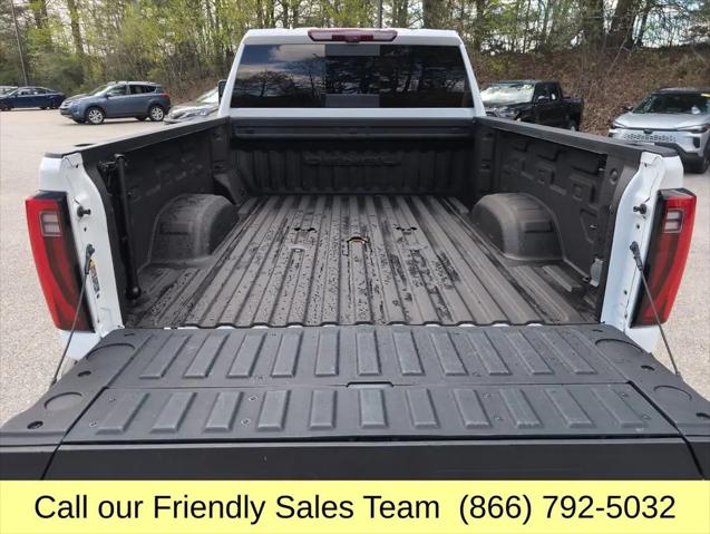 2024 GMC Sierra 2500HD 4WD Crew Cab Standard Bed Denali