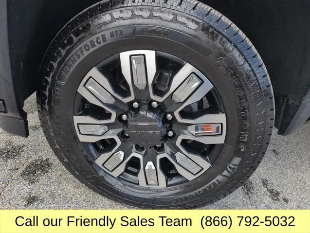 2024 GMC Sierra 2500HD 4WD Crew Cab Standard Bed Denali
